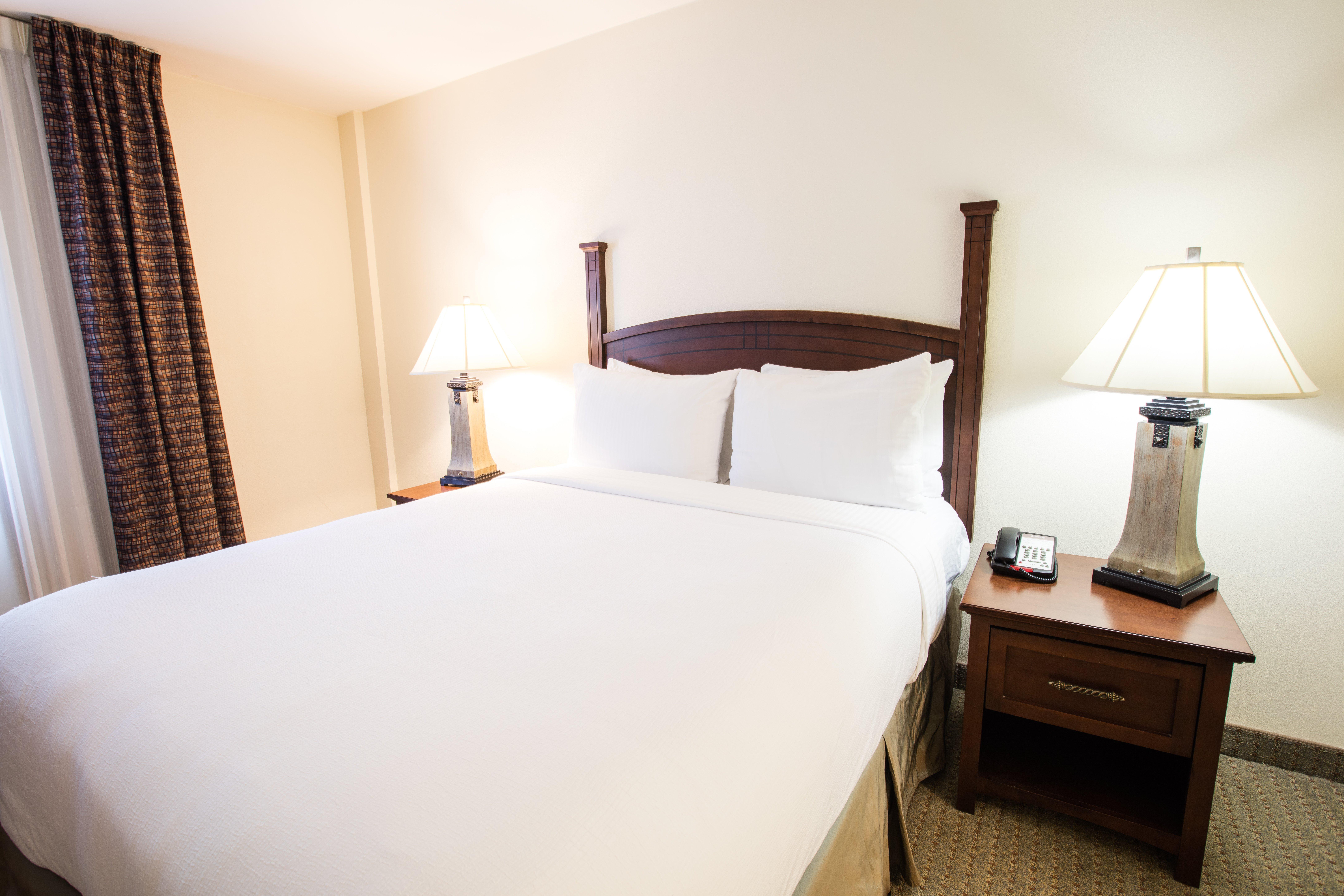 Staybridge Airport By Ihg Hotel