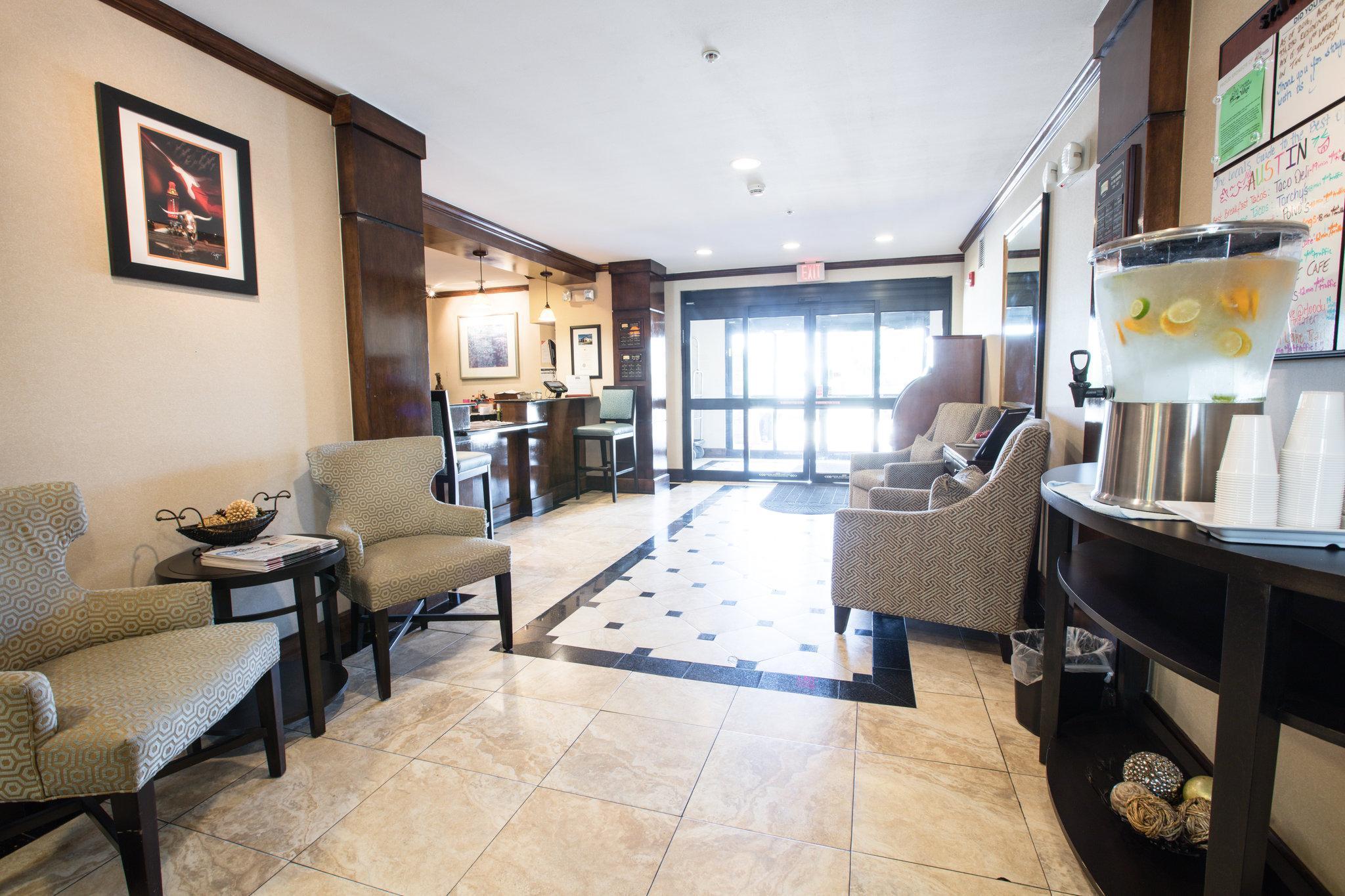 Staybridge Airport By Ihg Hotel 3*