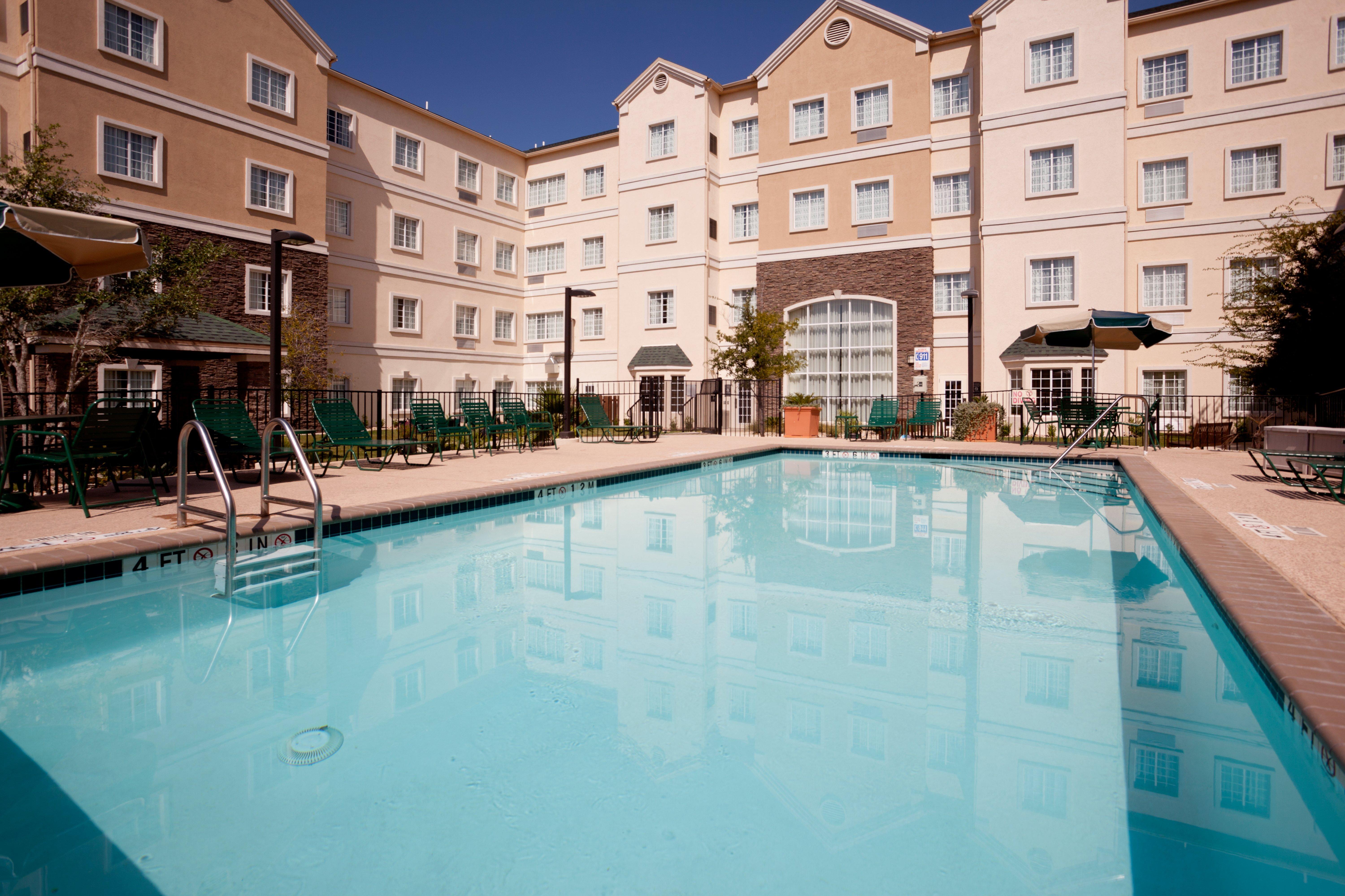 Hotel Staybridge Airport By Ihg 3*