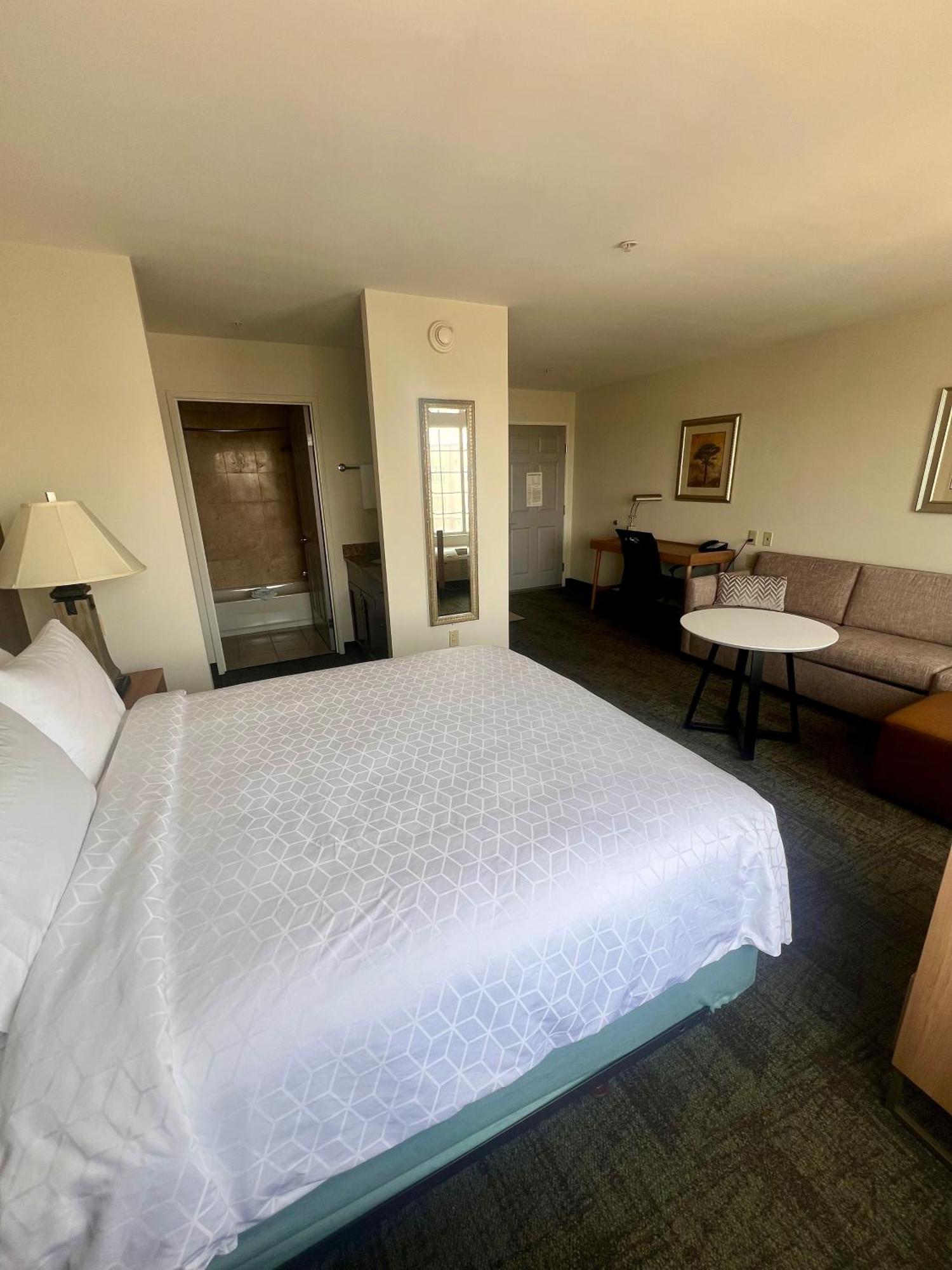 Staybridge Airport By Ihg Hotel Austin
