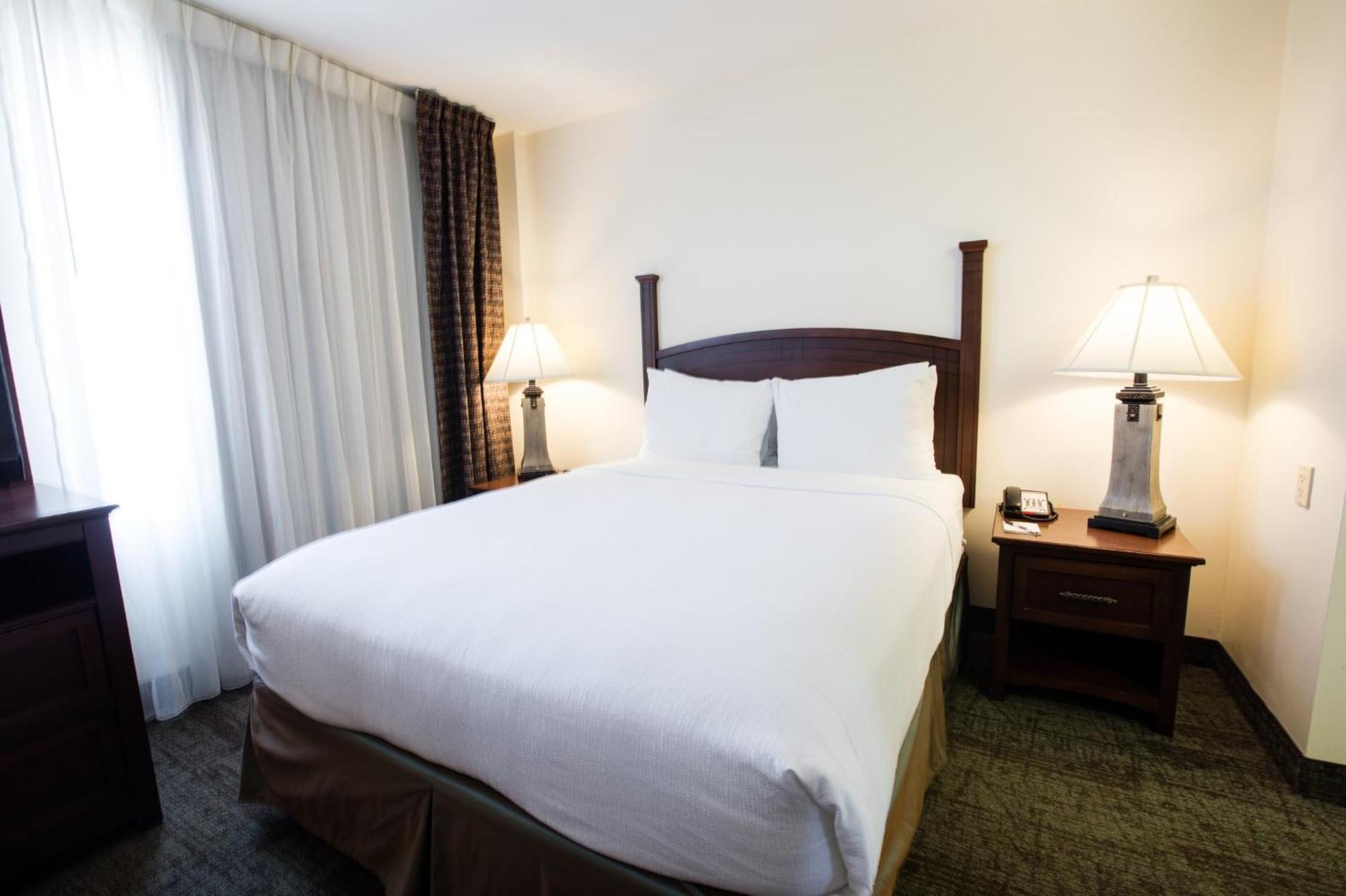 Staybridge Airport By Ihg