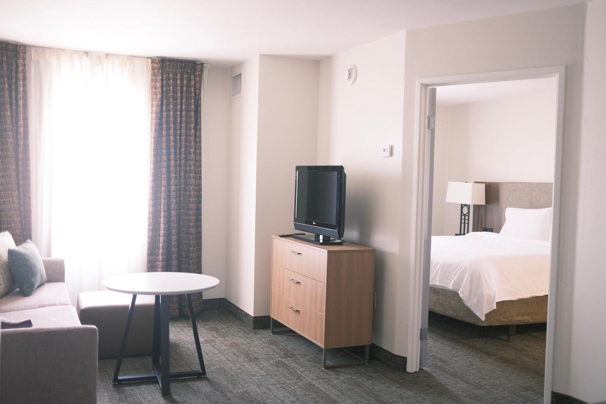 Staybridge Airport By Ihg Hotel Austin