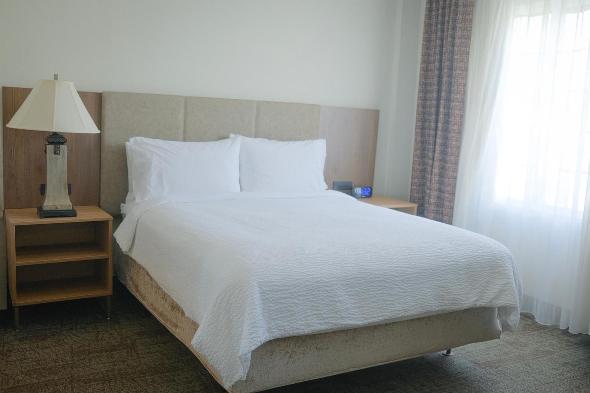 Staybridge Airport By Ihg 3*