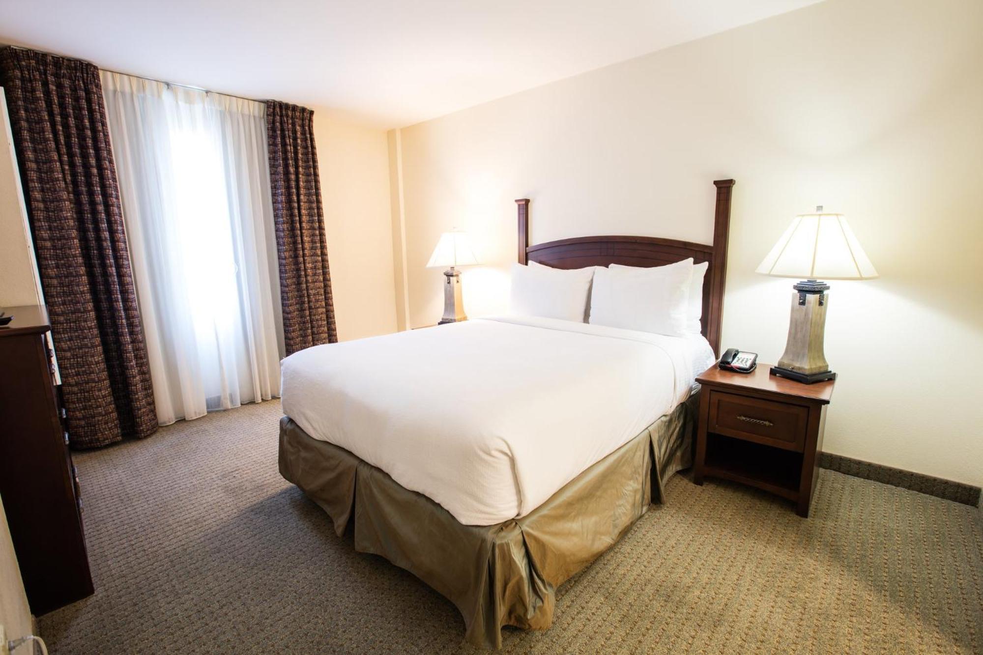 Staybridge Airport By Ihg Hotel 3*