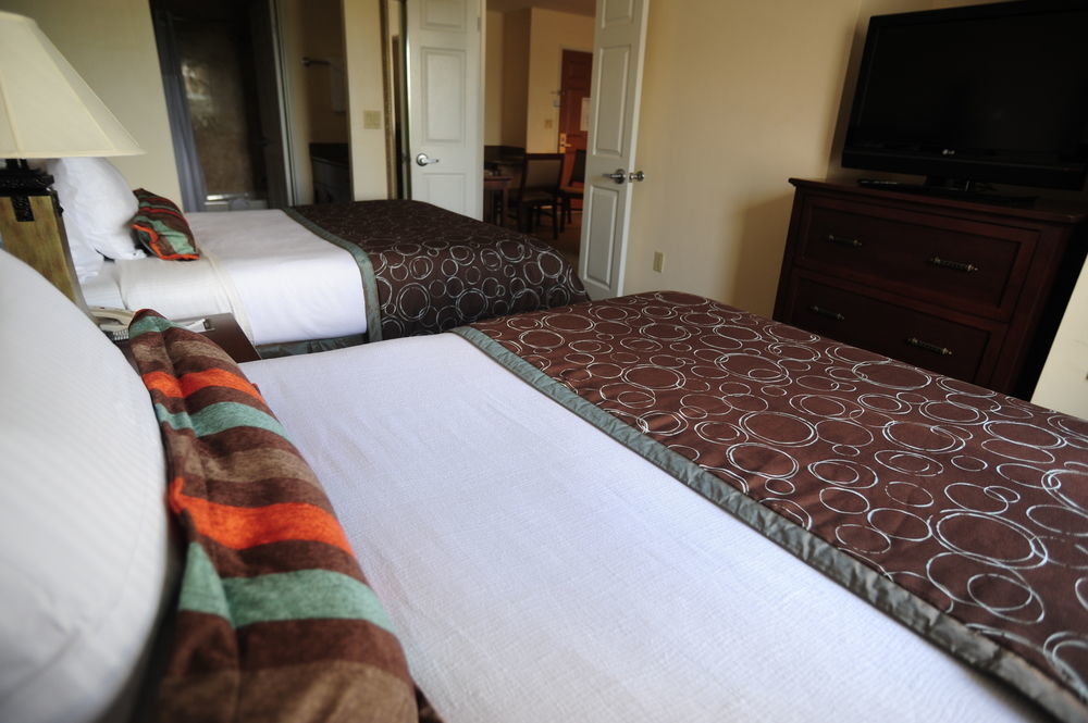 Staybridge Airport By Ihg Hotel