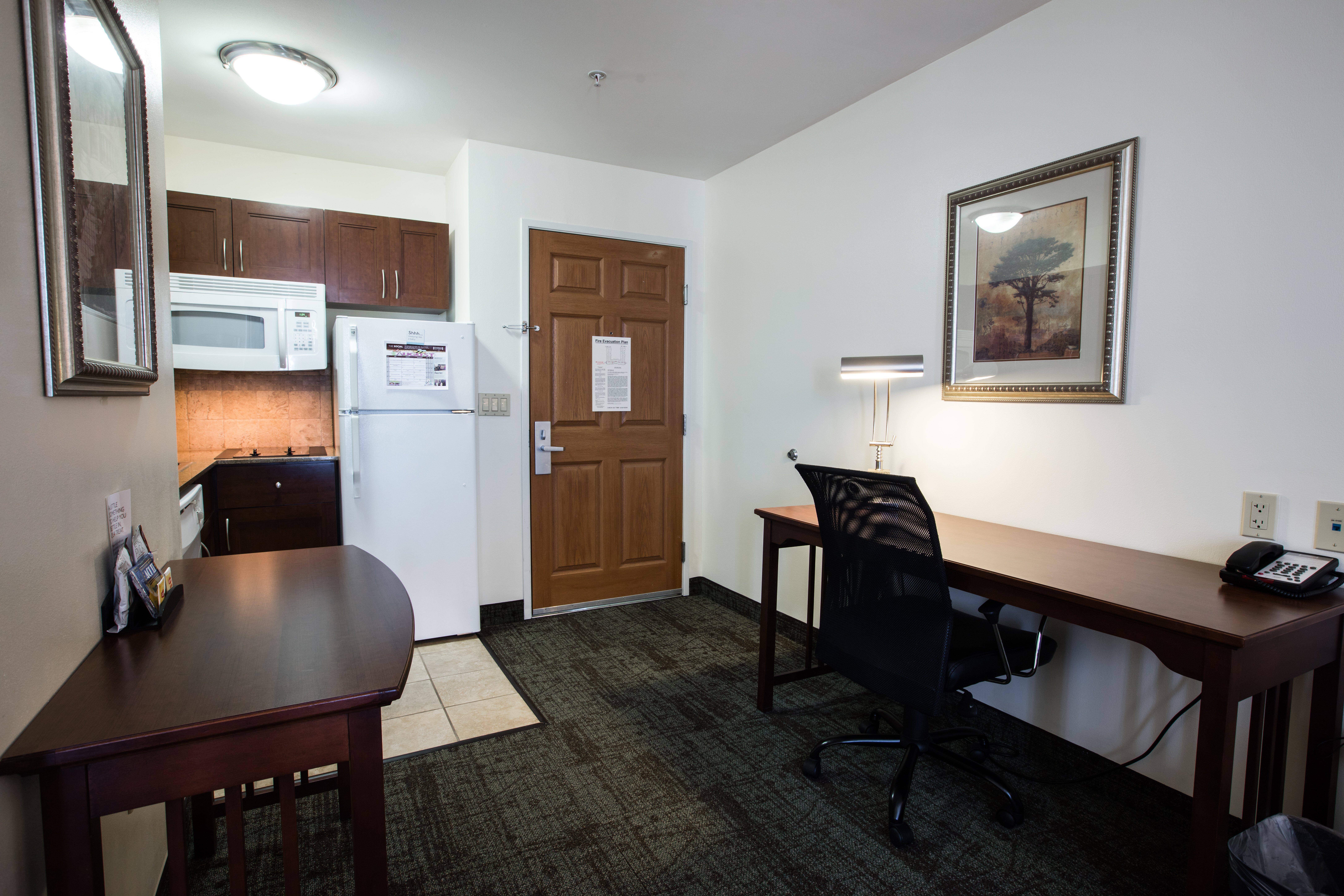 Staybridge Airport By Ihg Hotel
