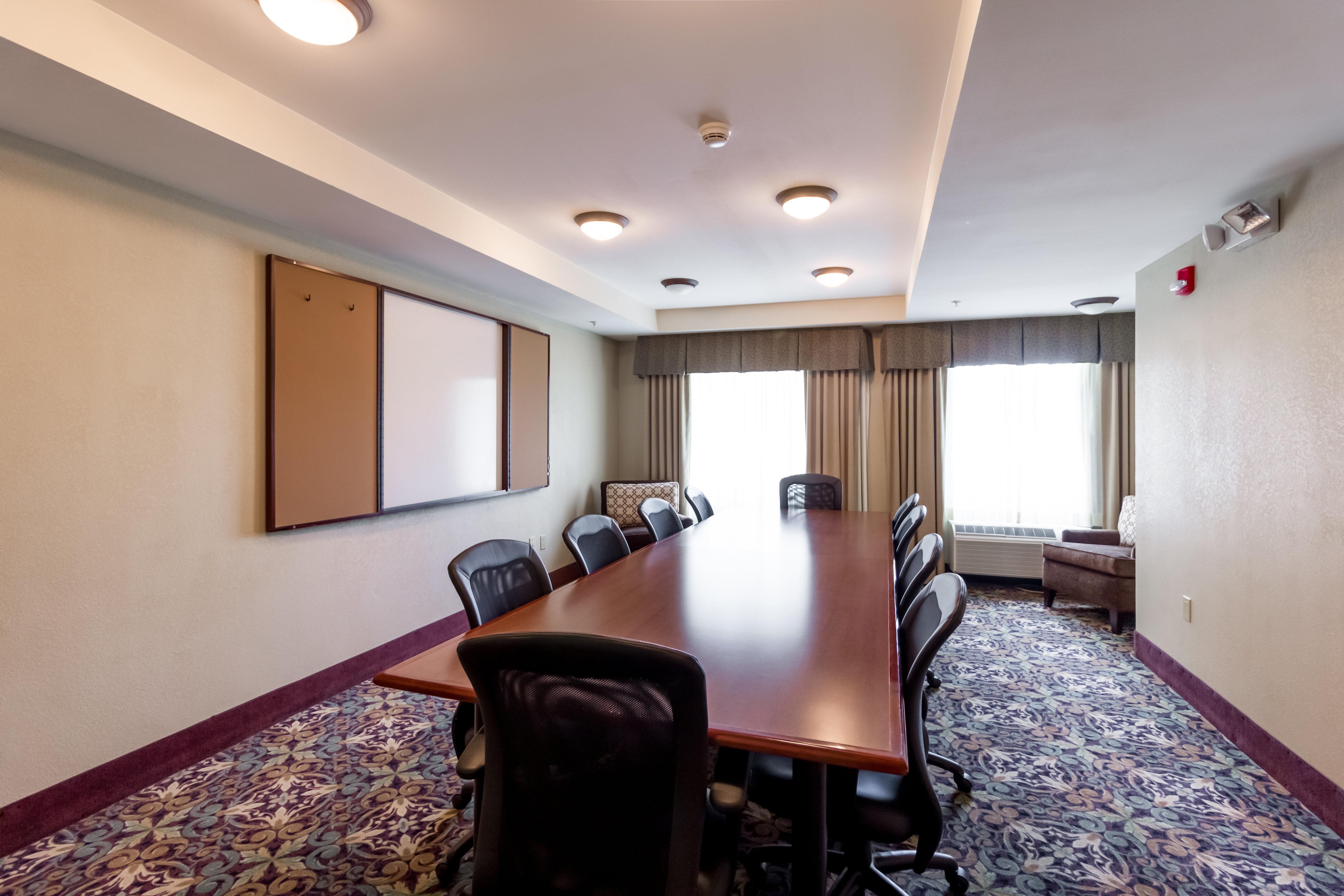 Staybridge Airport By Ihg