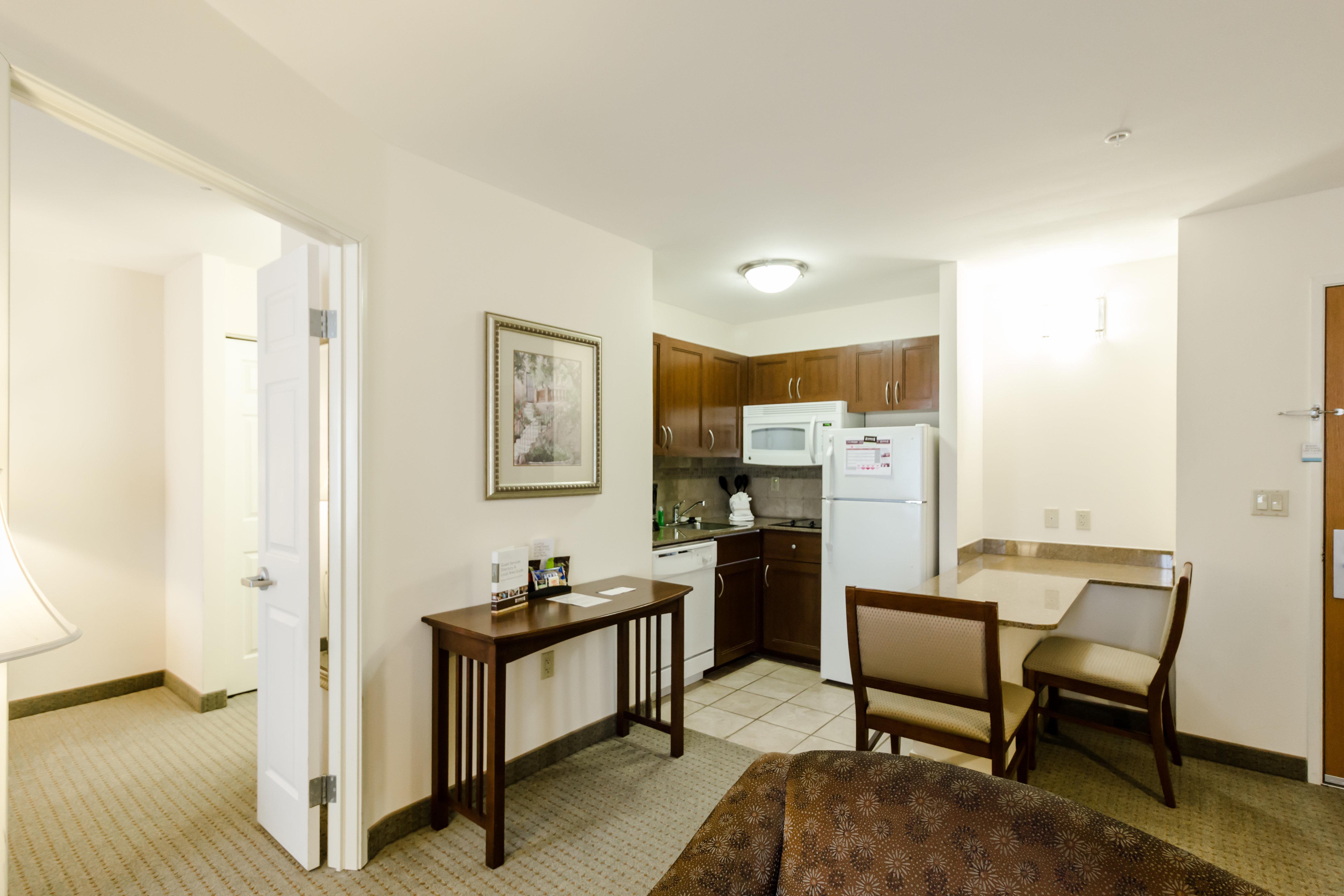 Staybridge Airport By Ihg Hotel Austin