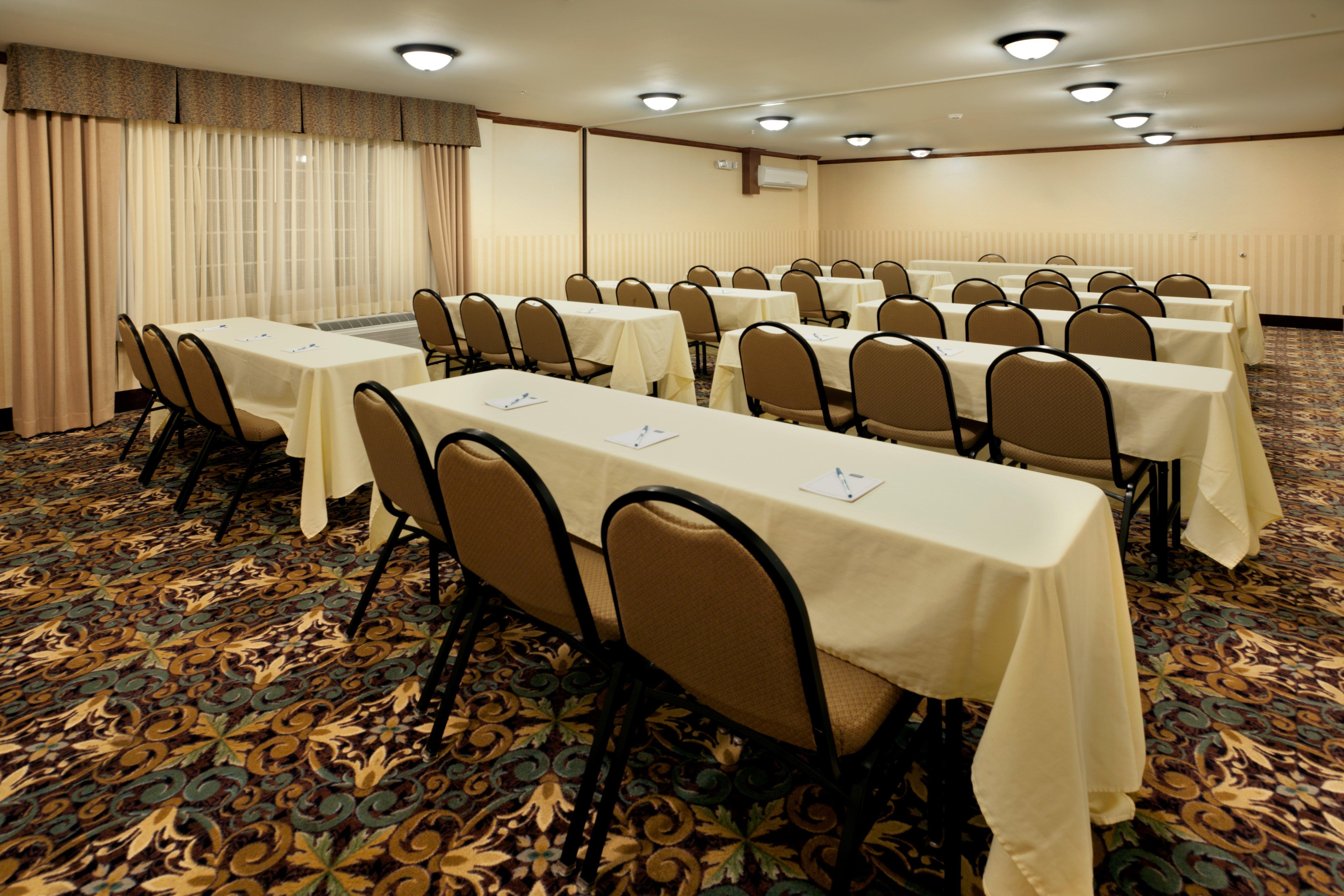 Staybridge Airport By Ihg Hotel Austin